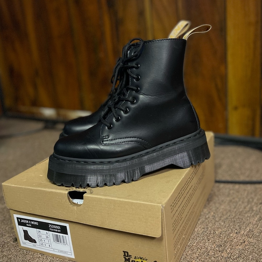 Dr Marten Jadon II Boot Mono Platform!! SIZE: US Woman’s 8. NOTE: Vegan Leather!